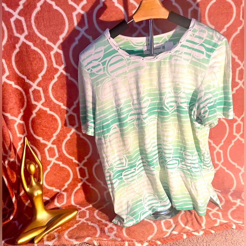 ALFRED DUNNER Green Hibiscus Tee